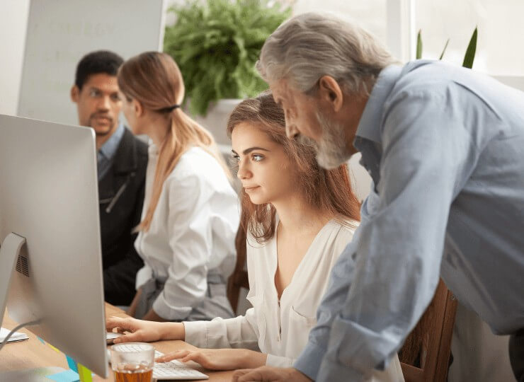 Auszubildende im Büro - Wir unterstützen Sie! Ausbildung bei der REMBE Fibre Force GmbH.