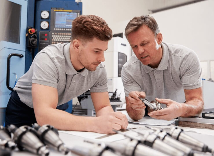 Praktikant in der Produktion - Wir unterstützen Sie! Praktikum bei REMBE Fibre Force.
